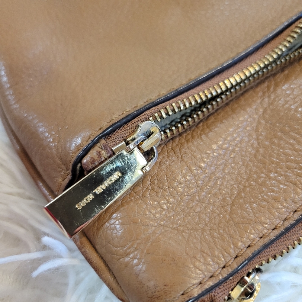 Michael Kors Brown Small crossbody bag - Picture 7 of 16